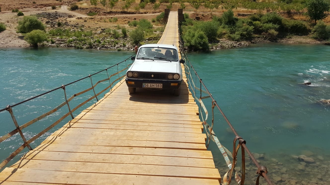 Malzemeyi devlet aldı, köylüler yaptı